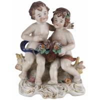 Статуэтка антикварная "Мальчики с корзиной цветов", Фарфор Samson, Франция?,  Высота 17 см, вторая половина 19 века
